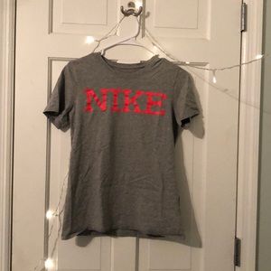 NIKE Grey T-shirt